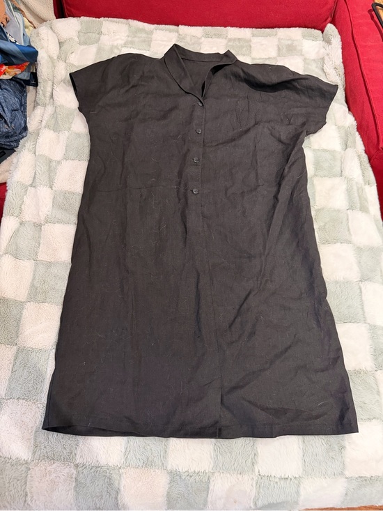 Dresses & Skirts - Vintage linen embroidered Black Button-Front Shift Dress